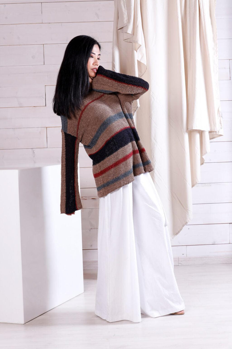 Woman overside pinstripe sweater- Natyoural